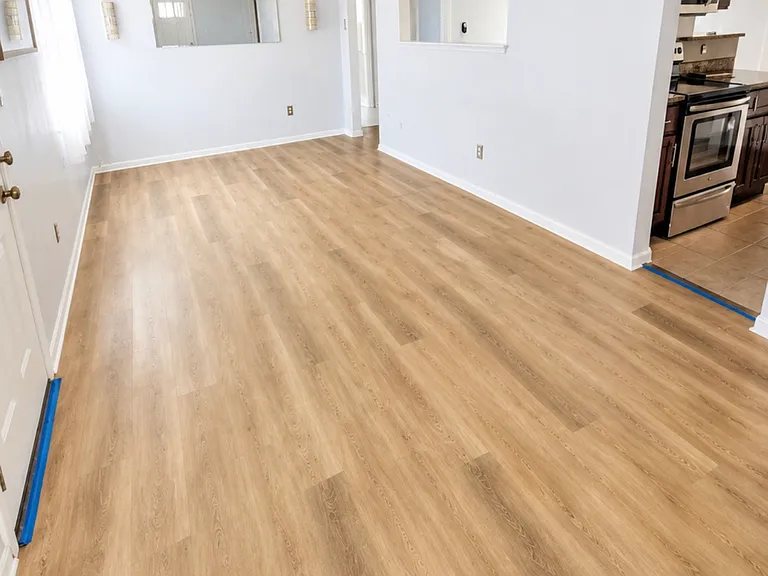 975 N Village Dr — Photo 4