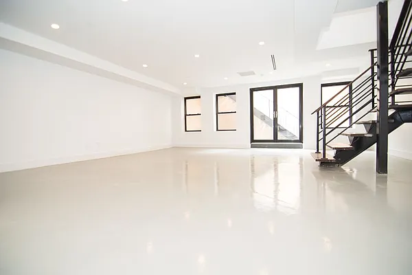 Rented by Greenpoint Properties | media 12