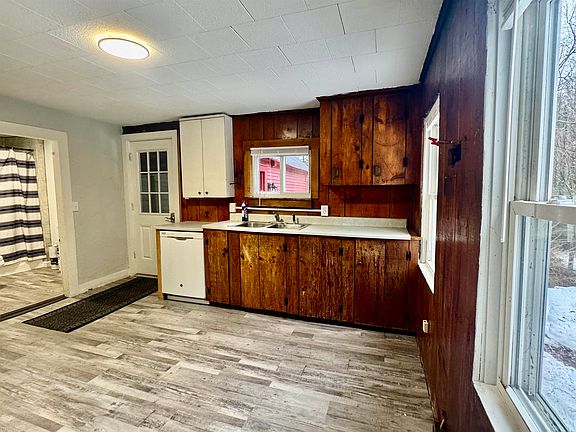 3rd image of 136 Ann Wilson Road