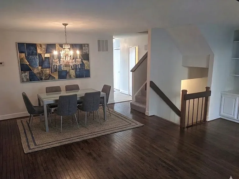 4343 Embassy Park Dr NW — Photo 5