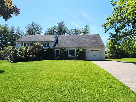 3rd image of 627 General Armstrong Rd