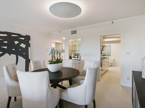 5th image of 555 Laurel Ave APT 317