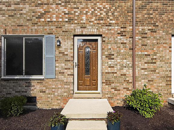5th image of 145 Sheffield Dr