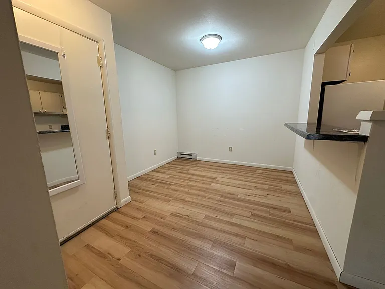 University Park Apartments near Cornell University — Photo 429