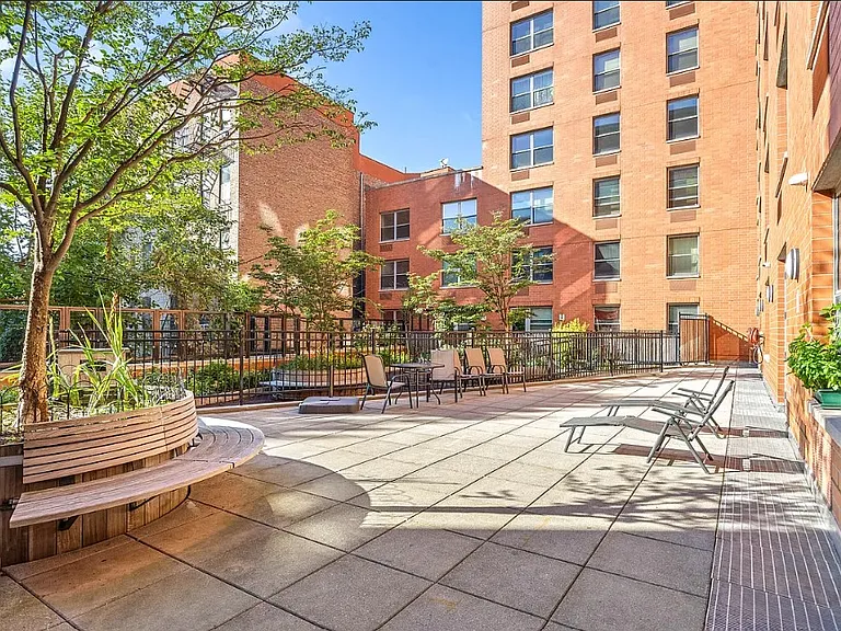 837 Washington Ave #4J — Photo 10