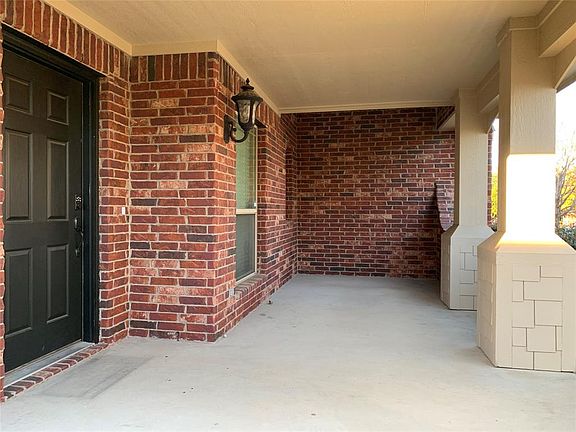 2nd image of 917 Virginia Ln