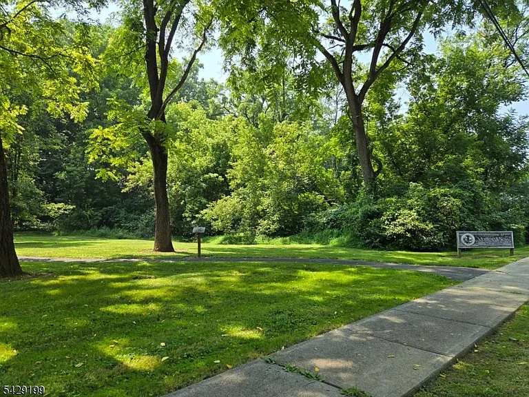 1041 Ridge St #B45 — Photo 14