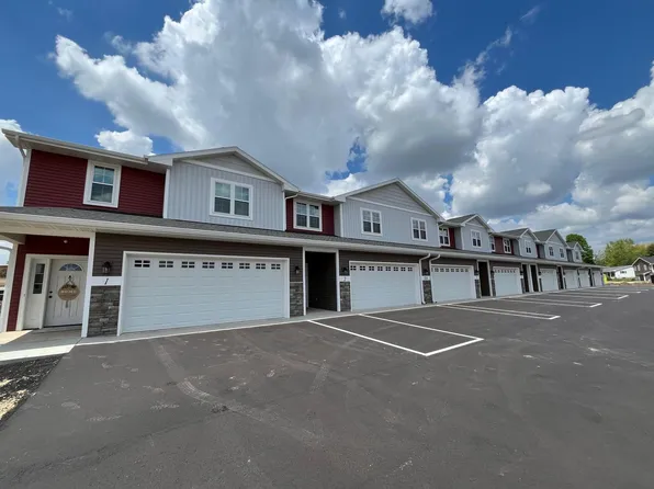 544, 1030 Glacier Path #5, Milton, WI 53563