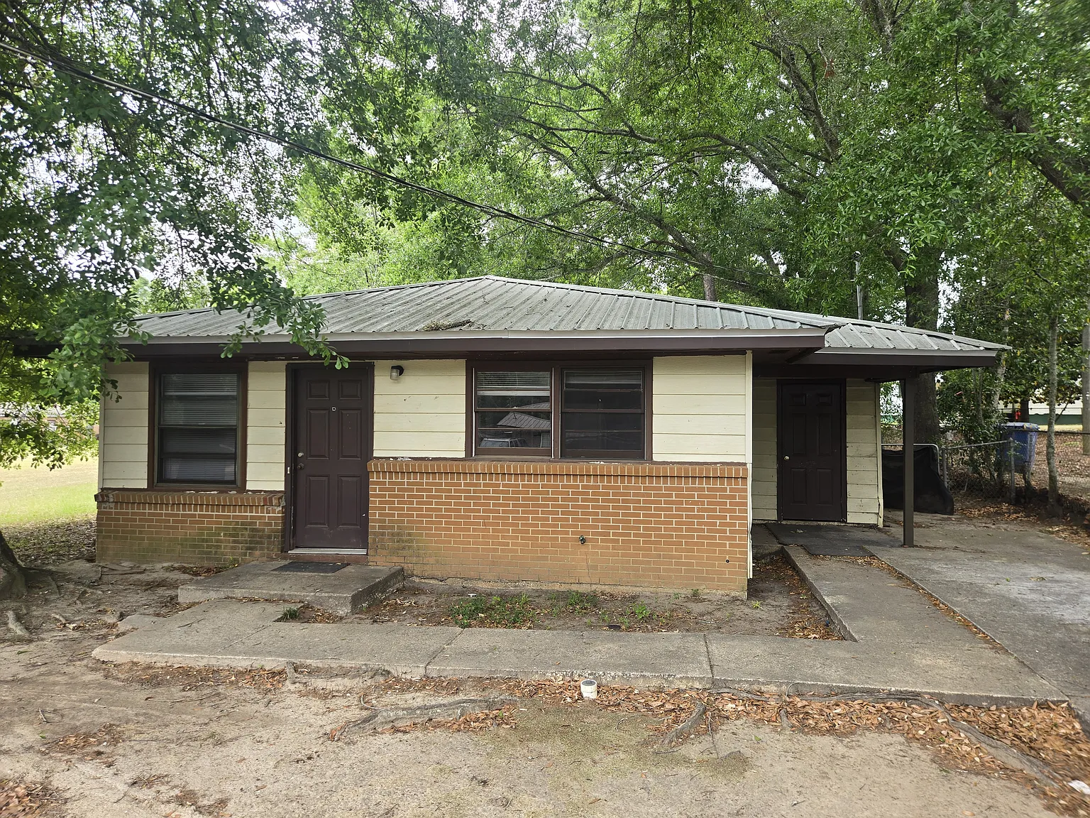 3 bed, 936 sqft, $895 — Photo 1