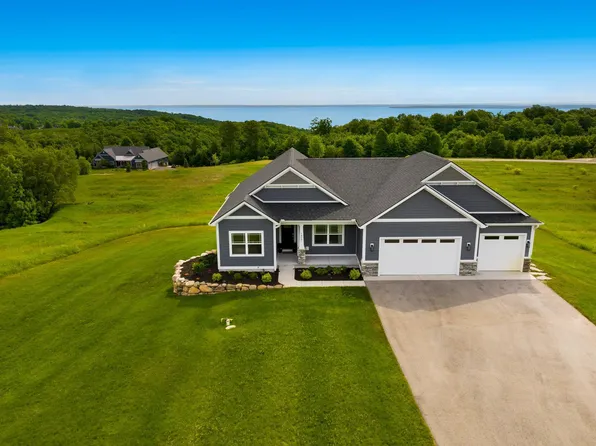 1476 N Brencris Ln, Suttons Bay, MI 49682