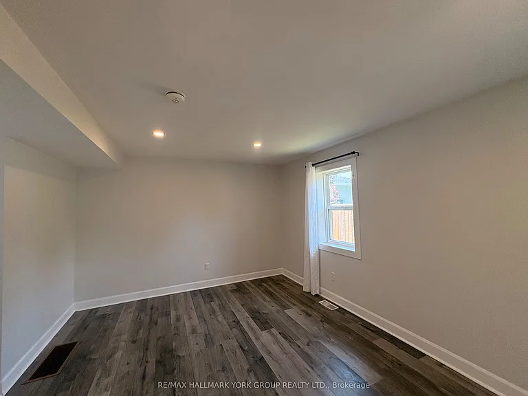 72 Churchill St — Photo 5