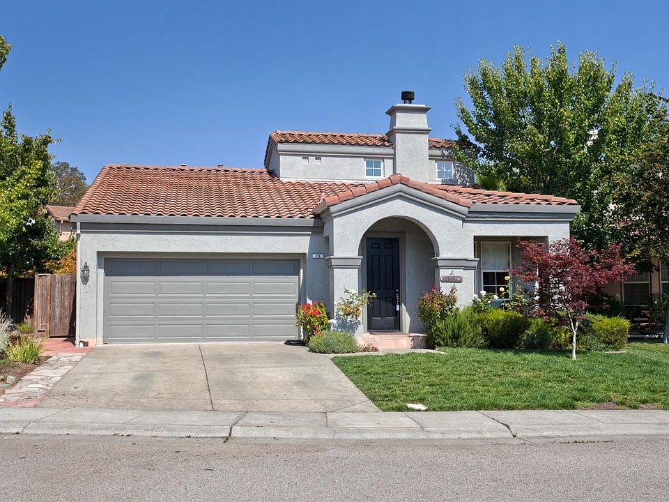 1st image of 15 Pizarro Ave