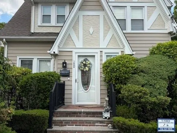 1680 roosevelt Street, Baldwin, NY 11510