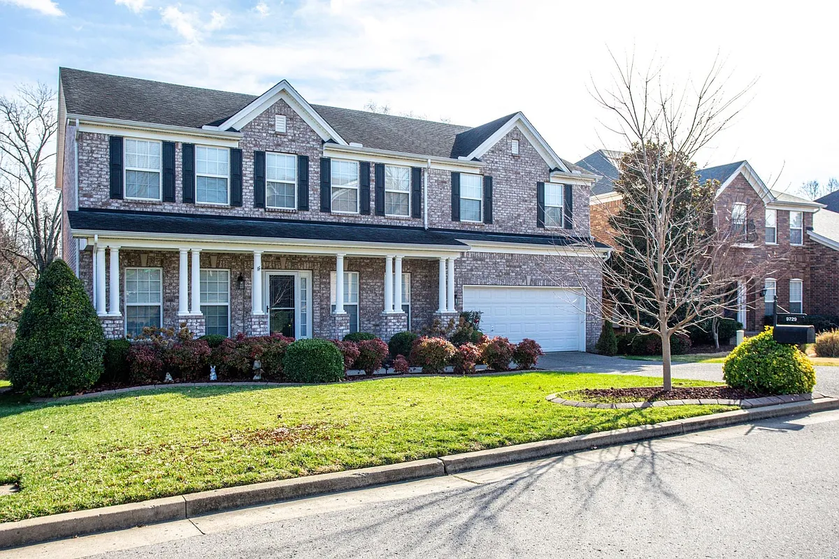 Building Photo - 9729 Valley Springs Dr