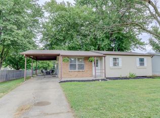 402 Birdie Hills Rd, Saint Peters, MO 63376