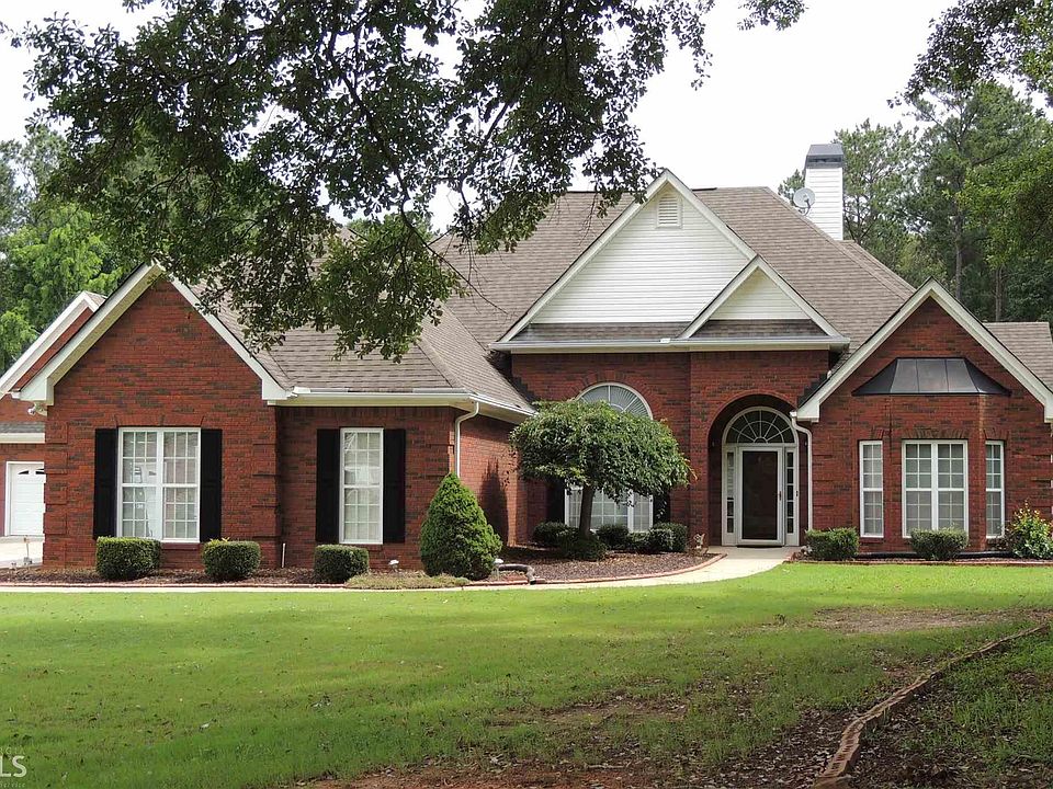 1st image of 70 Lake Park Dr