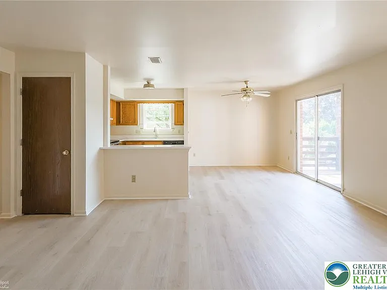 1464 Cedar Crest Blvd #18 — Photo 11
