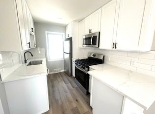 22111 Scotia Rd, Oak Park, MI 48237