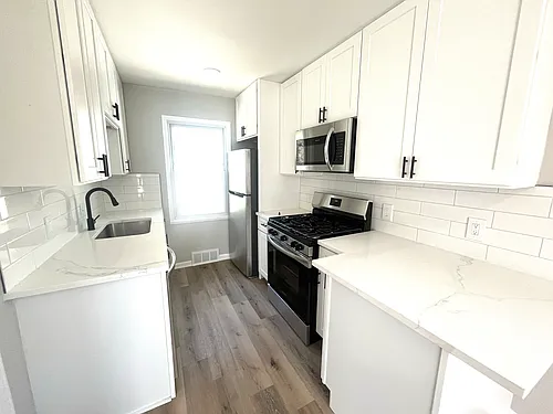 22111 Scotia Rd Photo 1