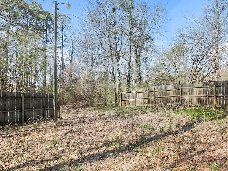 2147 Camp Cir SW — Photo 20