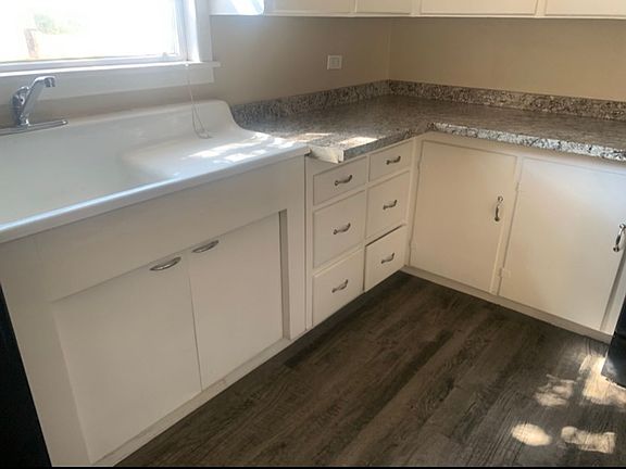 5th image of 2505 Poplar St