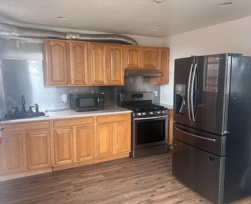 5th image of 104 Montgomery St APT 17