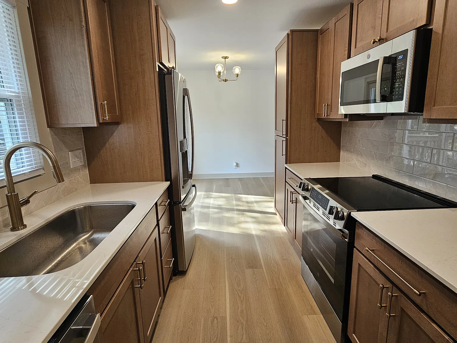 4 bed, $1,600 — Photo 3