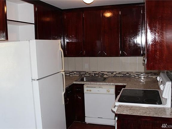 5th image of 22940 10th Ave S APT 202
