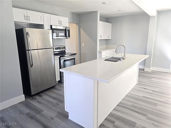 3rd image of 1704 Sweeney Ave