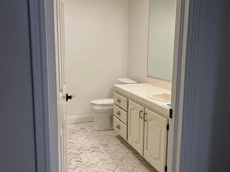 1054 Wesley Powell Dr #2 — Photo 11