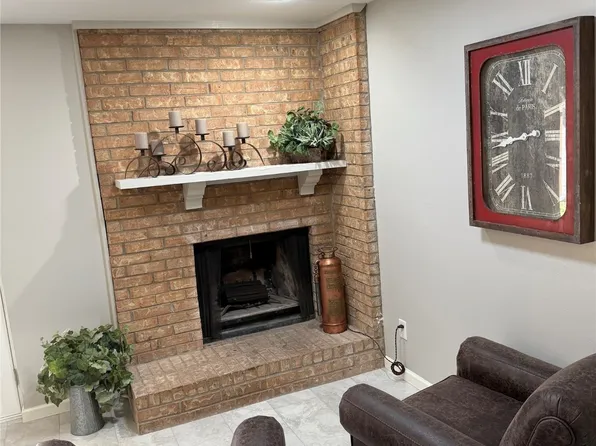 3618 Hollytree Trl, Garland, TX 75044