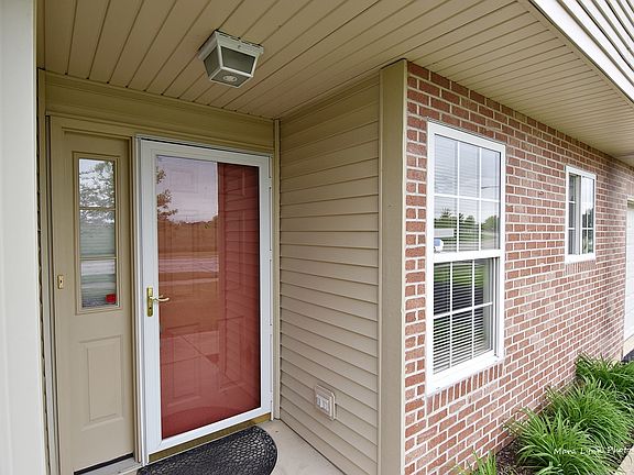 2nd image of 281 Capitol Dr Unit A