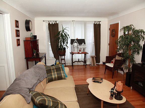 5th image of 1419 W Farnum Ave