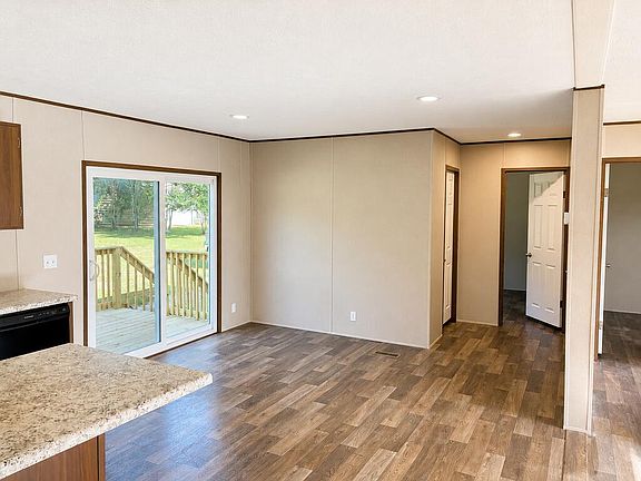 5th image of 112 Renee Ln