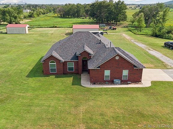 4th image of 19854 E 470th Rd