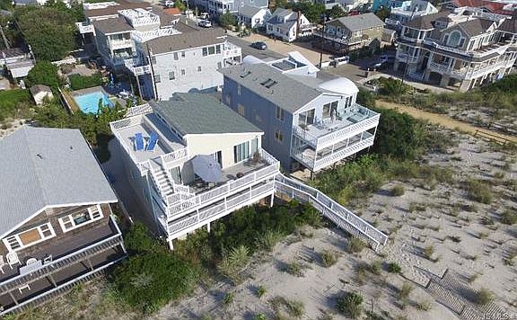 2nd image of 1013 N Ocean Ave