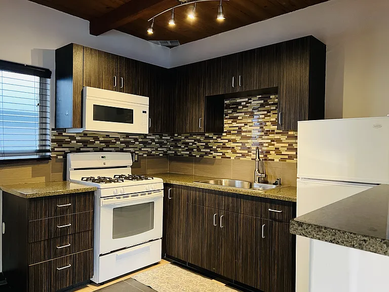 349 Playa Del Sur St — Photo 5
