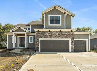 2939 SW Arbor Tree Dr, Lees Summit, MO 64082