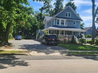 227 Smith St, Freeport, NY 11520