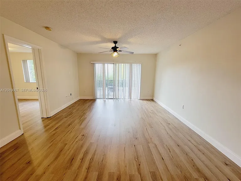 4155 N Haverhill Rd #1415 — Photo 16