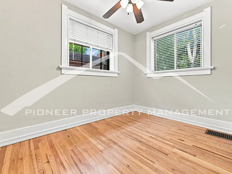 821 S Grant St — Photo 11