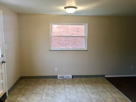 5th image of 920 Woodhill Dr