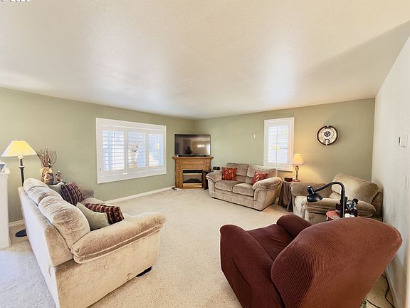 2nd image of 745 2nd St #8