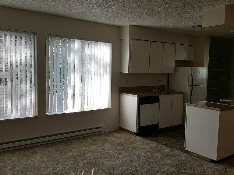 Tristin Square Apartments — Photo 25