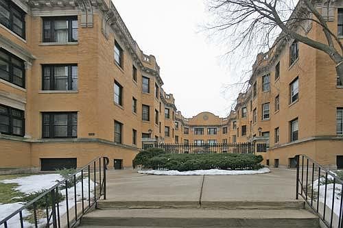 1st image of 4828 S Dorchester Ave #1B