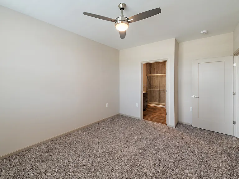 19Nineteen Promenade — Photo 130