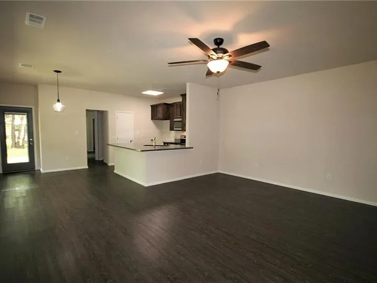 614 Railroad Ave #100 — Photo 3