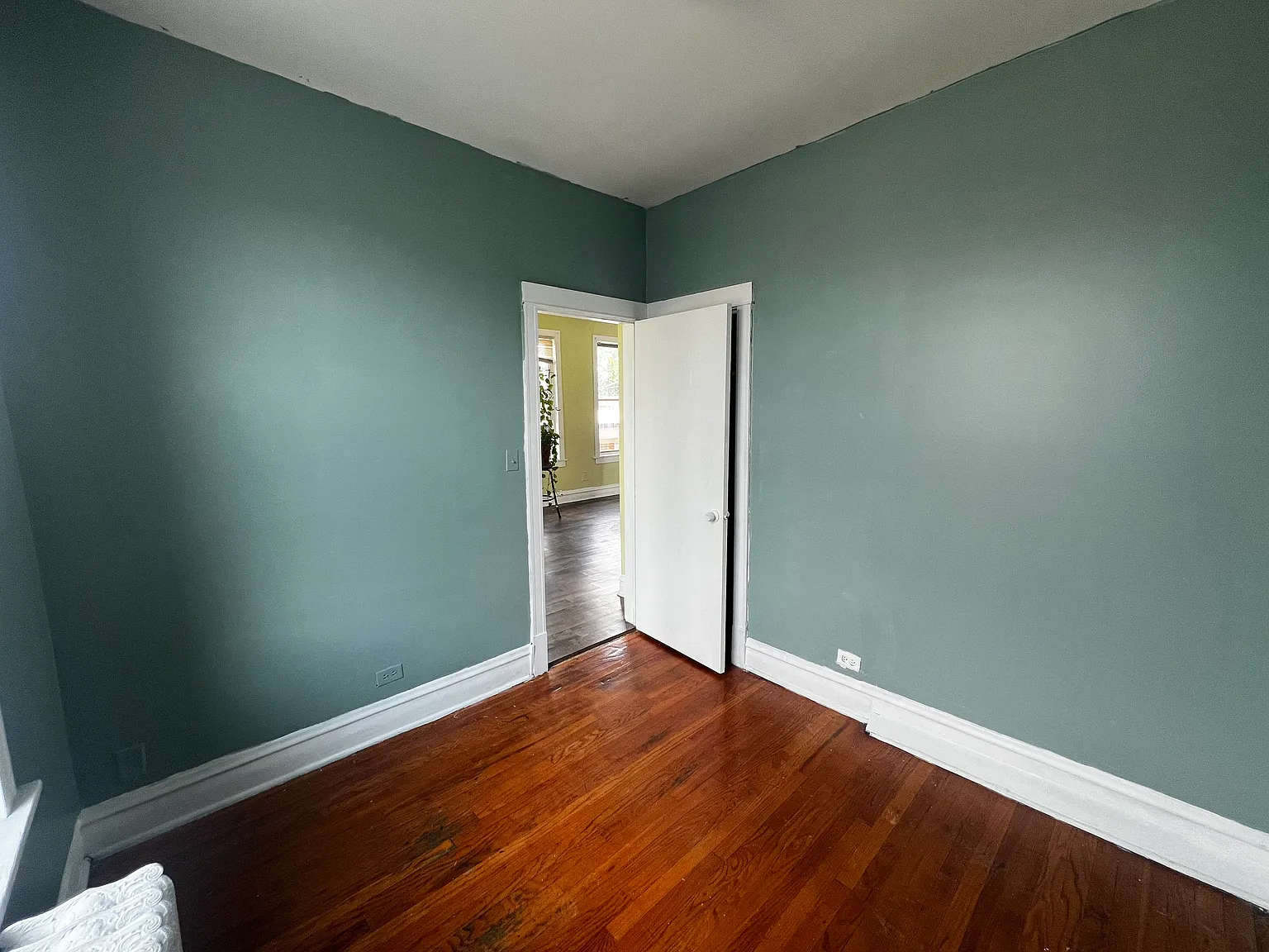 3 bed, 850 sqft, $1,750 — Photo 4
