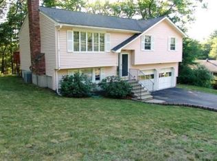 4 Laing Cir, Burlington, MA 01803