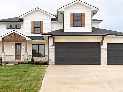 18505 Mohawk Ln, Overland Park, KS, 66085